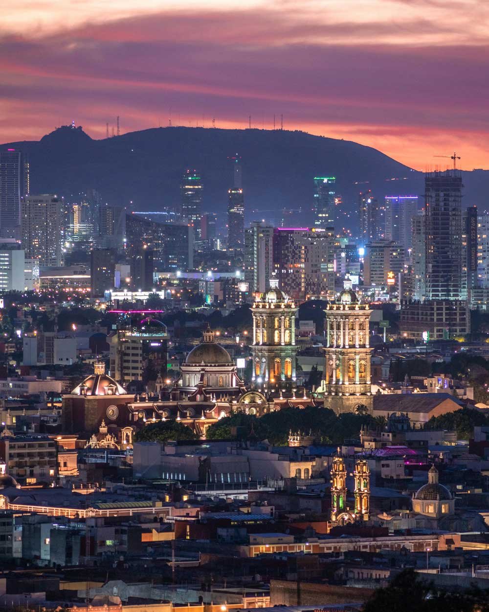 atardecer en la ciudad de Puebla, Mexico